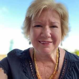 Meet your Posher, Benecia